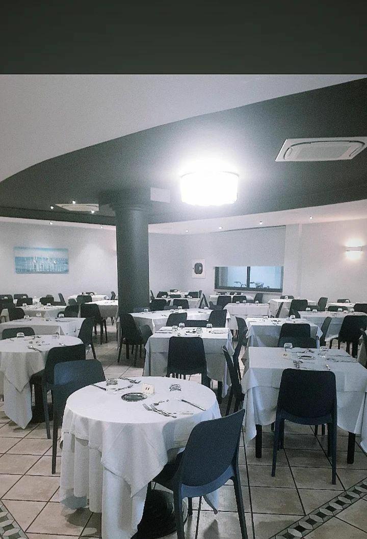 Hotel Prater Чезенатико Экстерьер фото