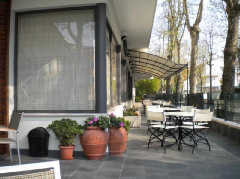 Hotel Prater Чезенатико Экстерьер фото